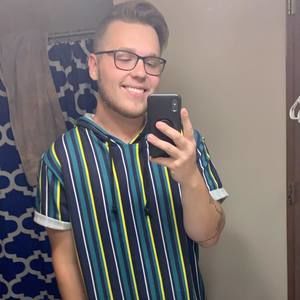 Meet your Posher, Devin